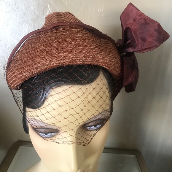 UNIQUE 1940s\' COPPER COLORED STRAW TOQUE WITH MATCHING FABRIC BOWS & 1/2 VEIL main image 10